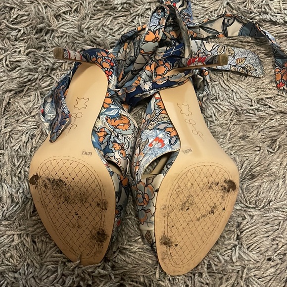 Jessica Simpson - Picture 2 of 3